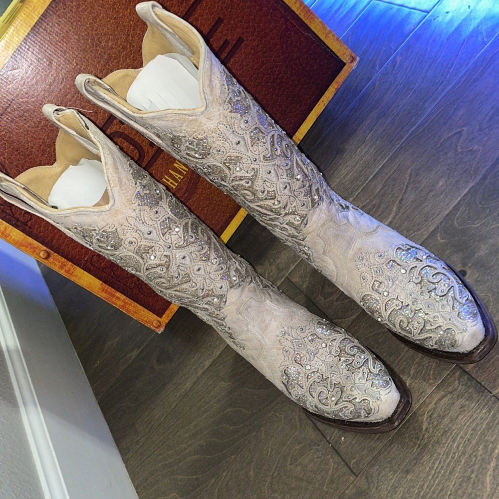 Corral boots size 8 white glitter and crystal